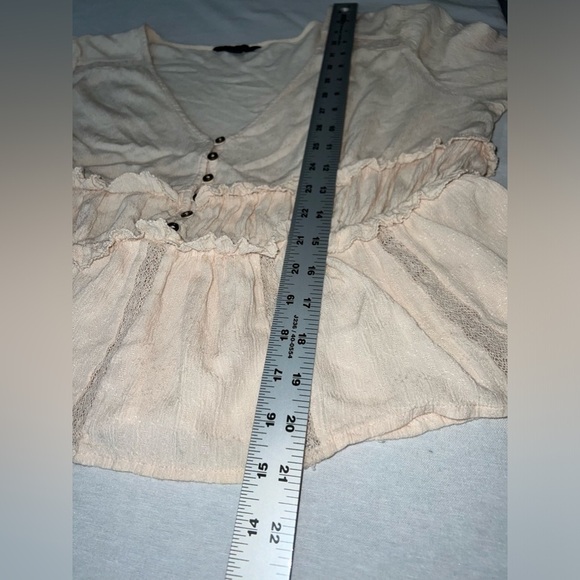 American eagle Women’s boho lace ruffled top, Medium - Picture 4 of 7